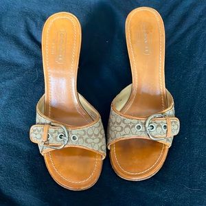Coach sandals brown/tan, logo. Silver hardware Size 8b
